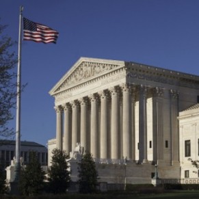 Le juge progressiste de la Cour suprême Stephen Breyer va se retirer - Etats-Unis 