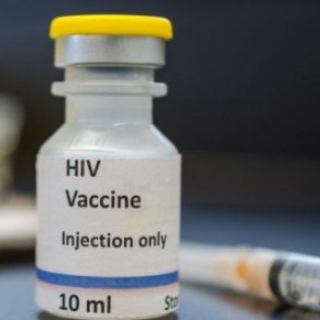 Début des essais sur les humains d'un vaccin contre le VIH utilisant l'ARN messager - <I>Moderna</I>