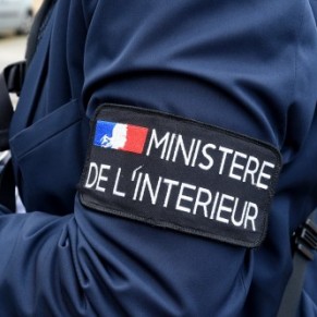 Les plaintes pour crimes et délits anti-LGBT+ en hausse de 28% en 2021 - France 